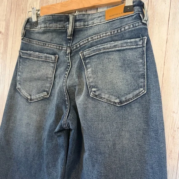 Austin Landing Wide Leg Low Rise Jeans - Picture 5 of 7